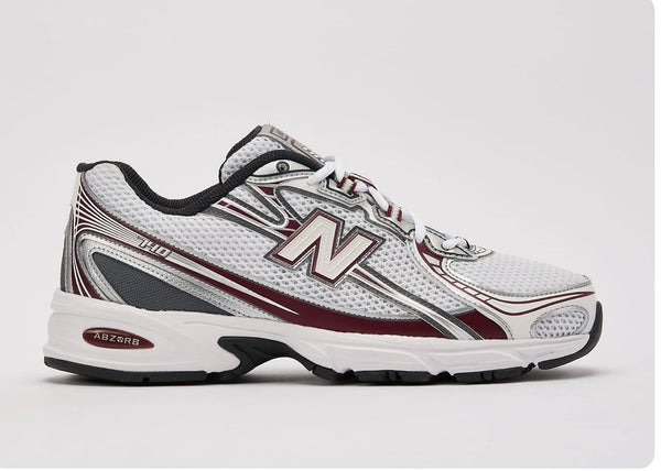 New Balance 740