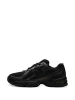 New Balance 740 Triple Black