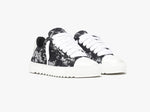 Sneaker Noir & Blanc – Design Graphique